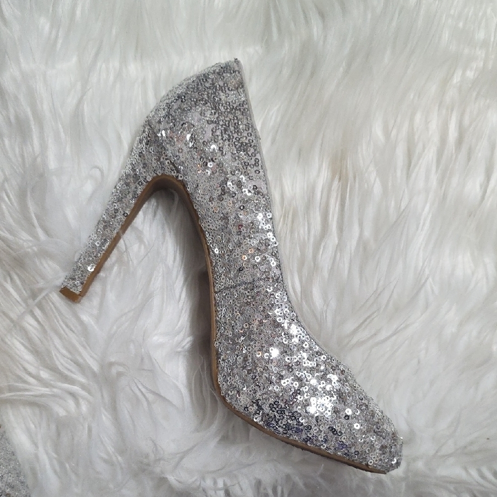 Gianni Bini Silver Sequin Pointed Toe Pumps | Padded Forefoot | 4.5" Heel - Picture 14 of 15